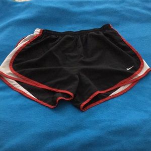 Nike Shorts ❤️🖤